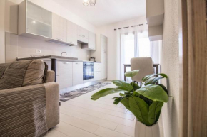 Cozy Apartment with Terrace near the Airport!